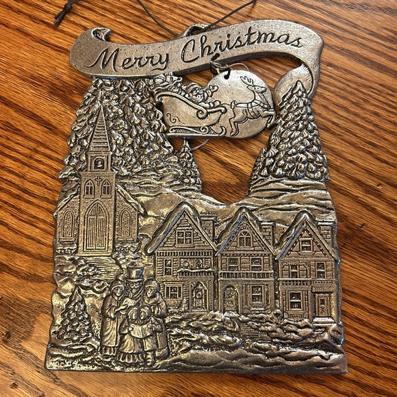 NWT Merry Christmas with Santas Sleigh Pewter Wind Chimes by Carson Industies - Picture 4 of 8